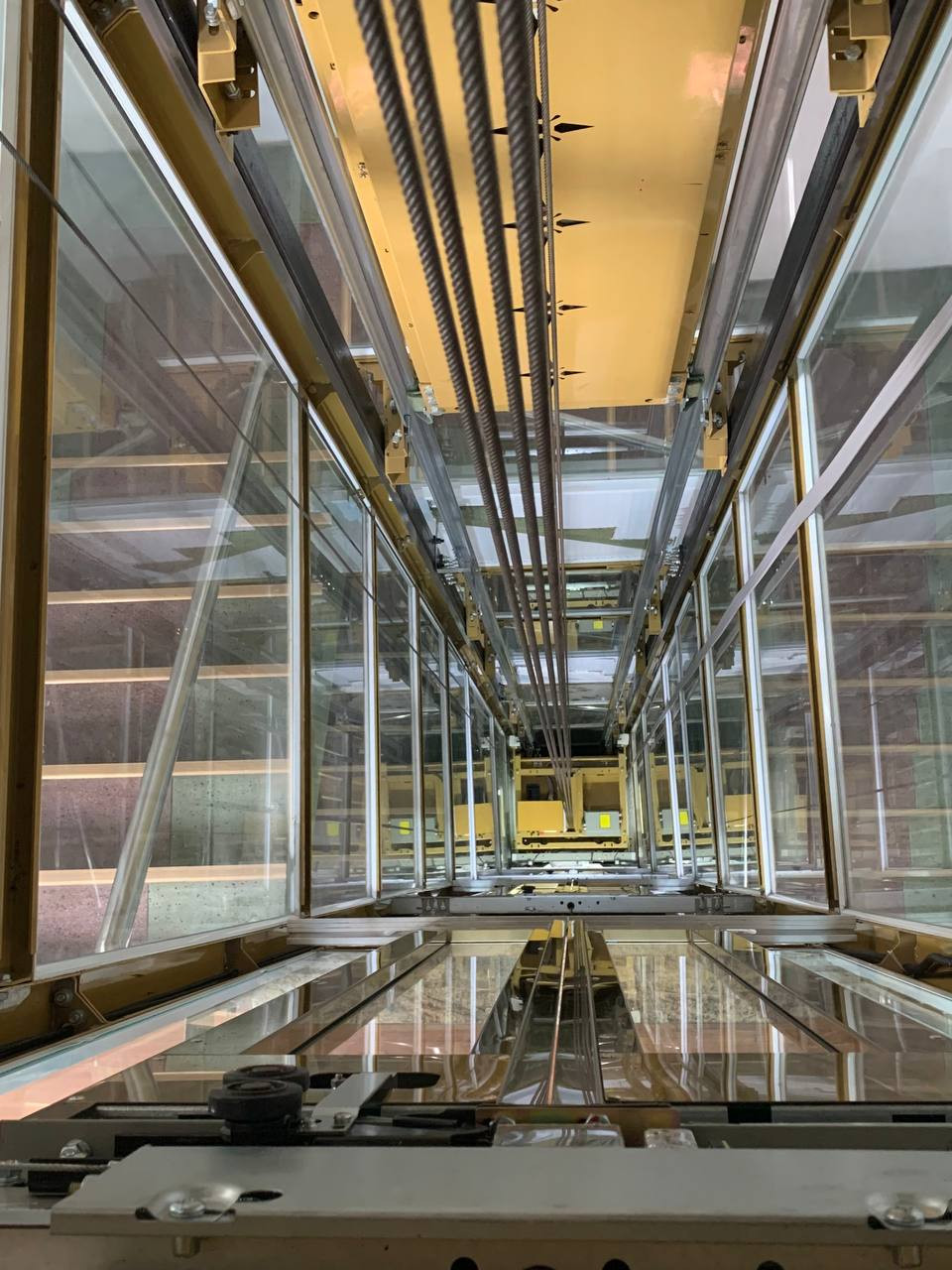 Lực kéo đứt cáp tải thang máy và số lượng cáp cần thiết