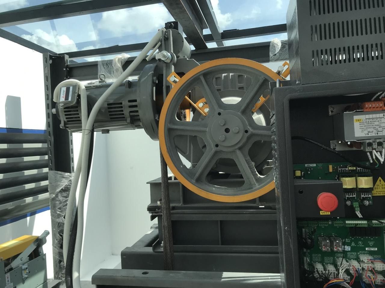 Cách tính dòng tiêu thụ thực tế trong thang máy