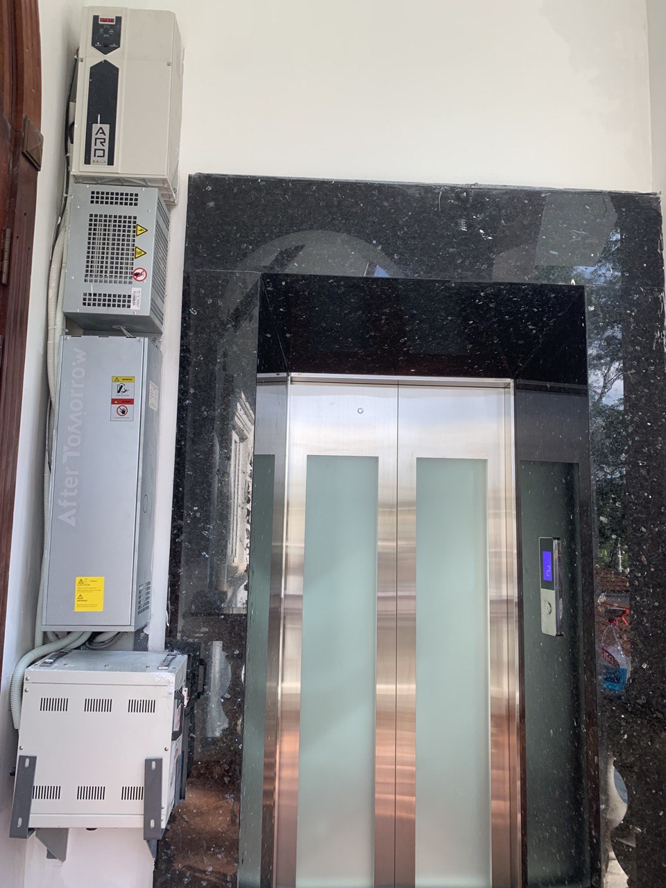 Bộ cứu hộ ARD là gì? Có nên lắp cho thang máy gia đình?