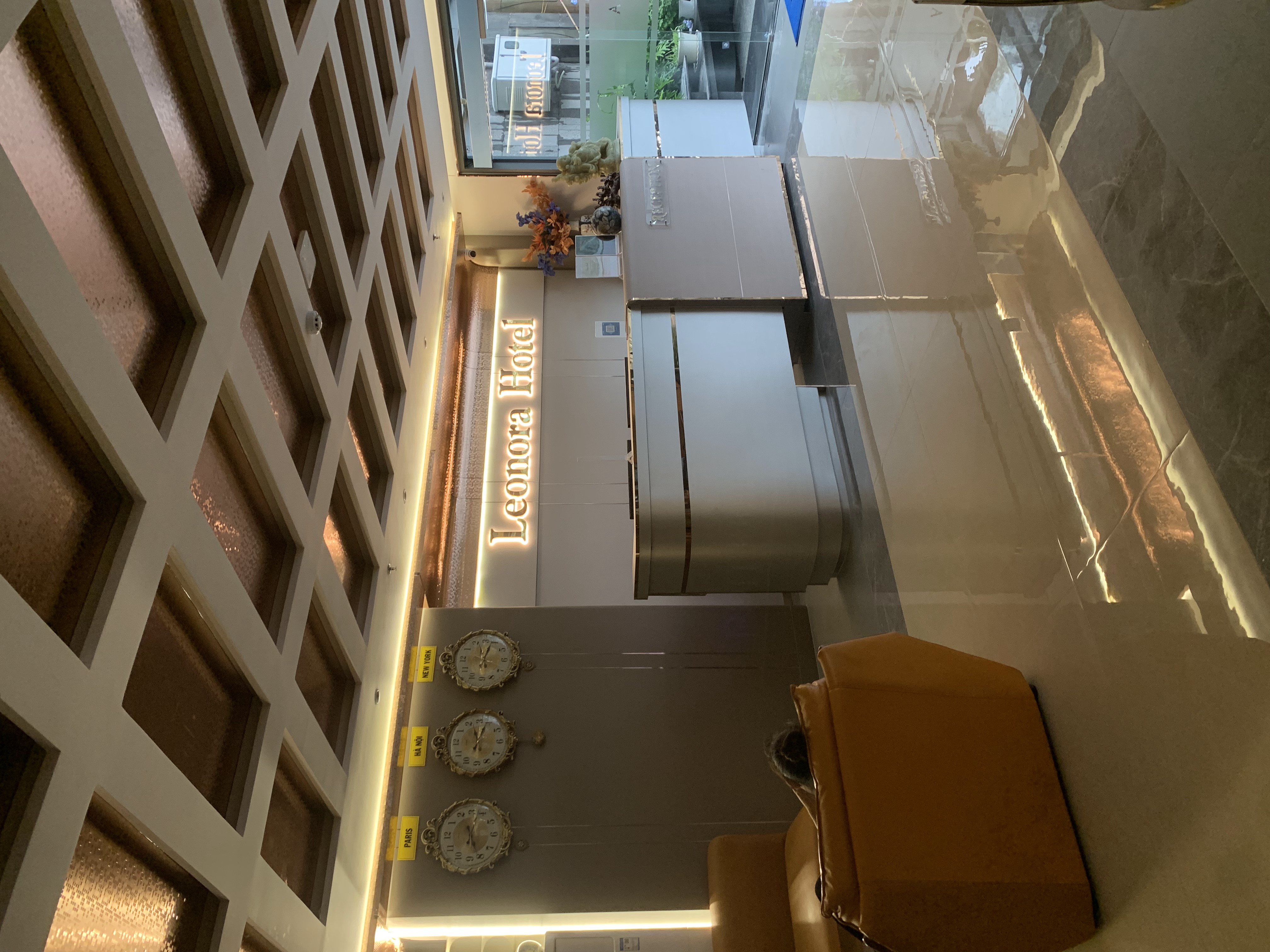 Leonora Hotel: Khi thang máy dẫn lối cảm xúc